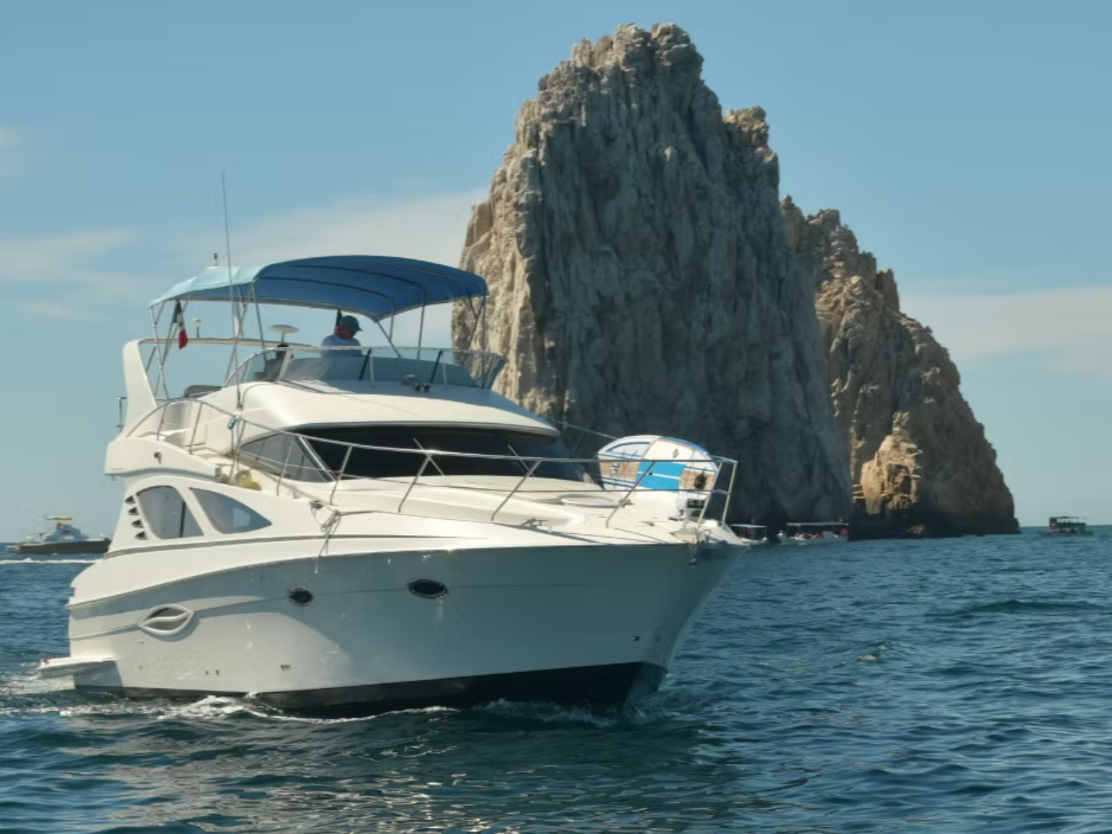 SILVERTON SPORT BRIDGE 42 - Up to 8 passengers