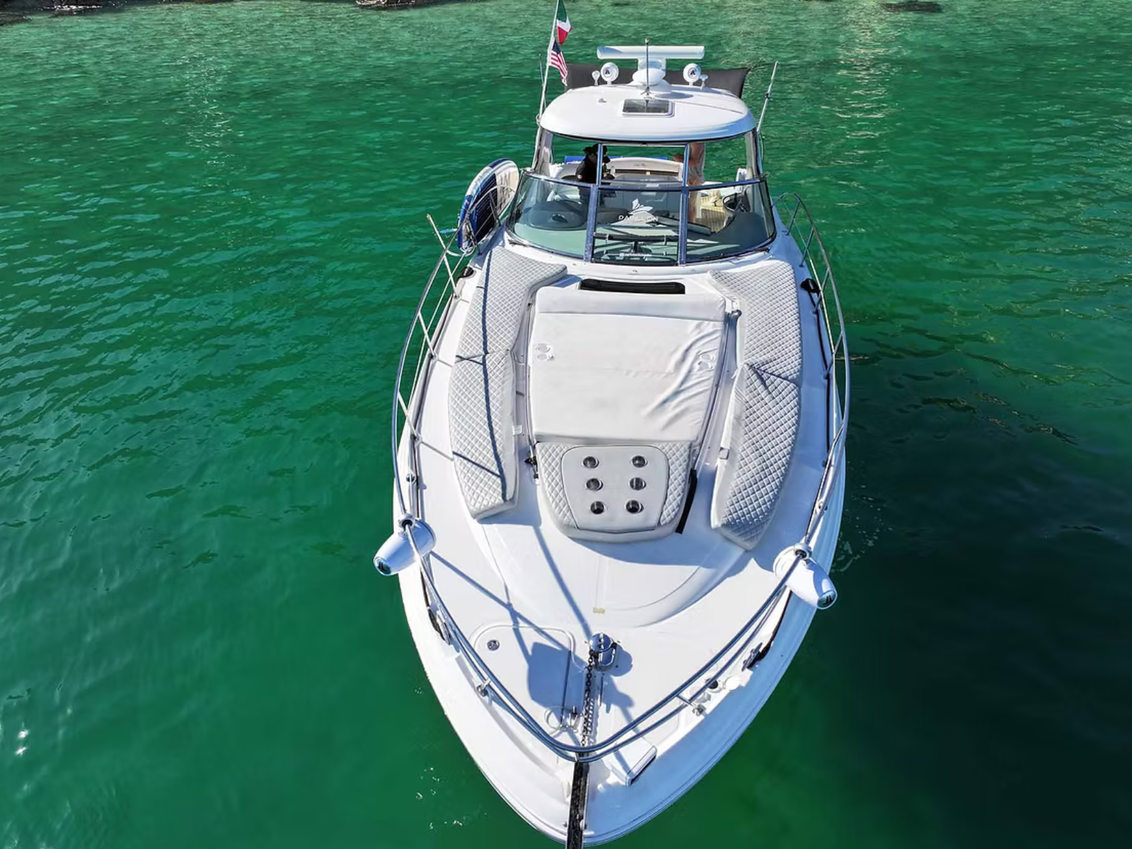 SEA RAY SUNDANCER 45 - Up to 8 Passangers